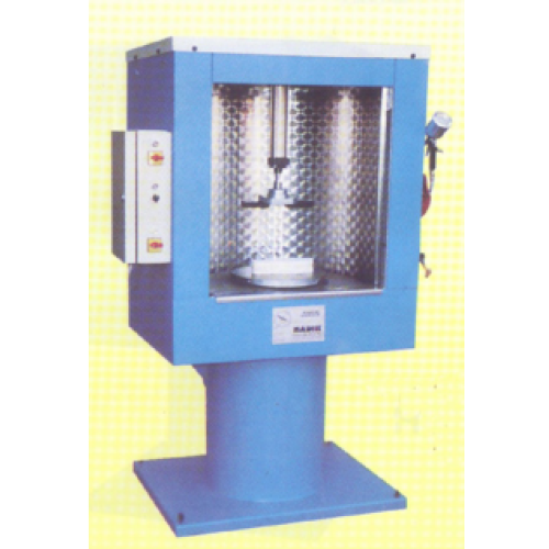 Spraying Box With Water Veil Screen